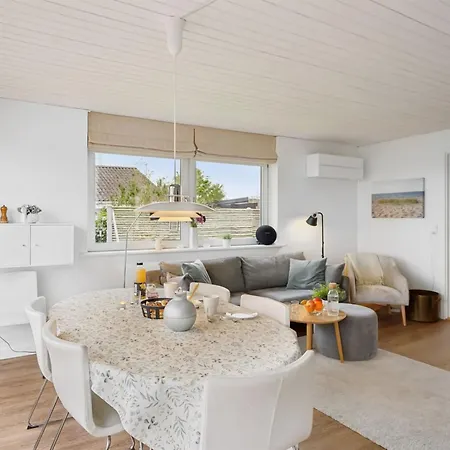 Сasa de vacaciones Mayla - 50m From The Sea By Interhome *